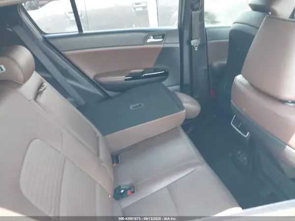 KNDPR3A6XH7166070 2017 KIA SPORTAGE - Image 8