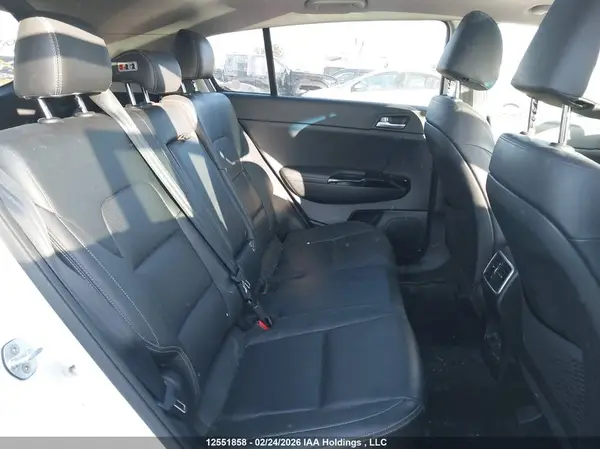 KNDPRCA60H7070724 2017 KIA SPORTAGE - Image 8