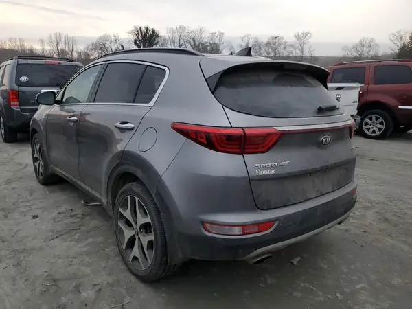 KNDPRCA60J7357583 2018 KIA SPORTAGE - Image 2