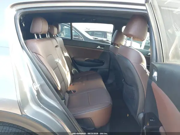 KNDPRCA61H7097477 2017 KIA SPORTAGE - Image 8