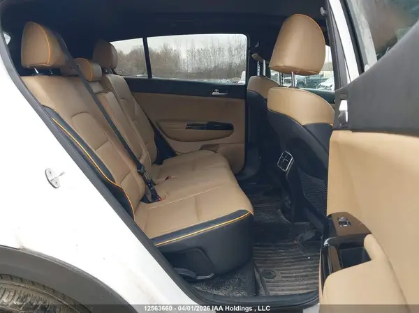 KNDPRCA61J7415748 2018 KIA SPORTAGE - Image 8
