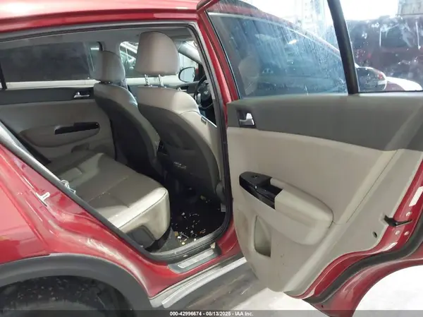 KNDPRCA61K7598232 2019 KIA SPORTAGE - Image 8