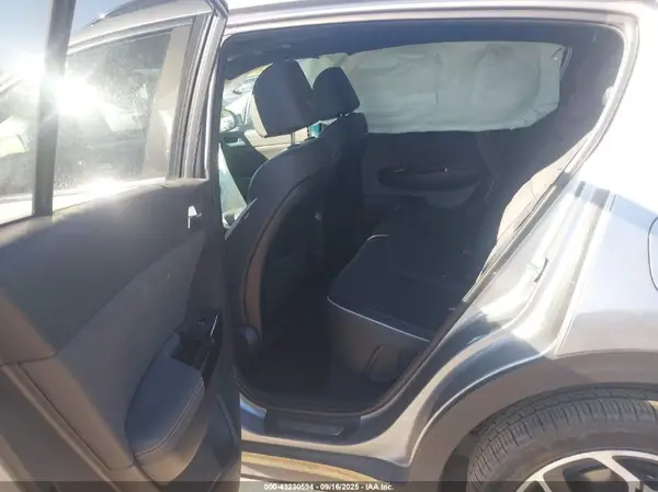 KNDPRCA61N7013444 2022 KIA SPORTAGE - Image 8