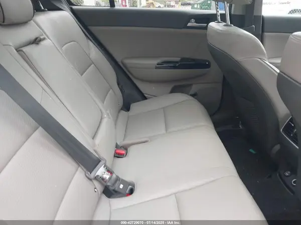 KNDPRCA62H7169562 2017 KIA SPORTAGE - Image 8