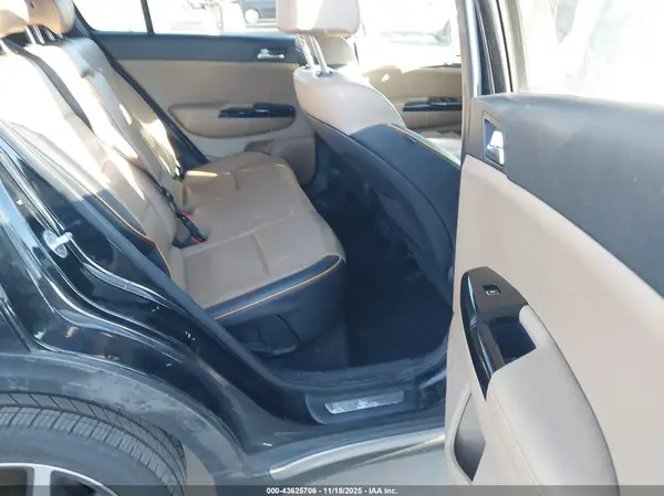 KNDPRCA63H7130981 2017 KIA SPORTAGE - Image 8