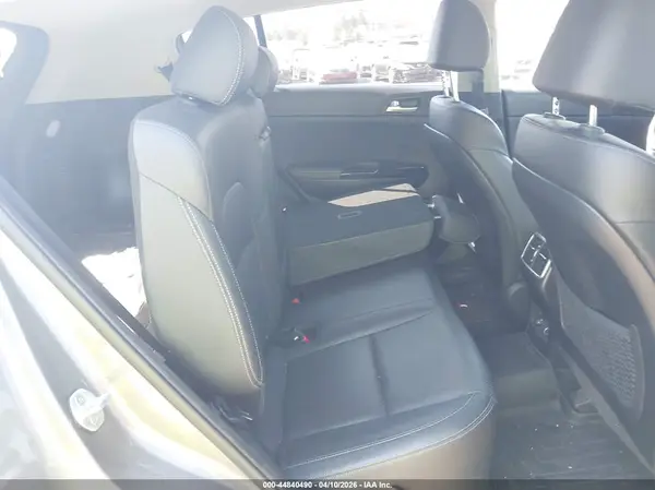 KNDPRCA63K7517702 2019 KIA SPORTAGE - Image 8