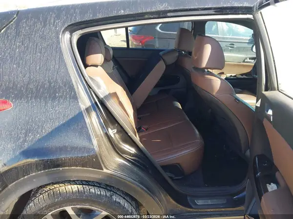 KNDPRCA64H7205624 2017 KIA SPORTAGE - Image 8