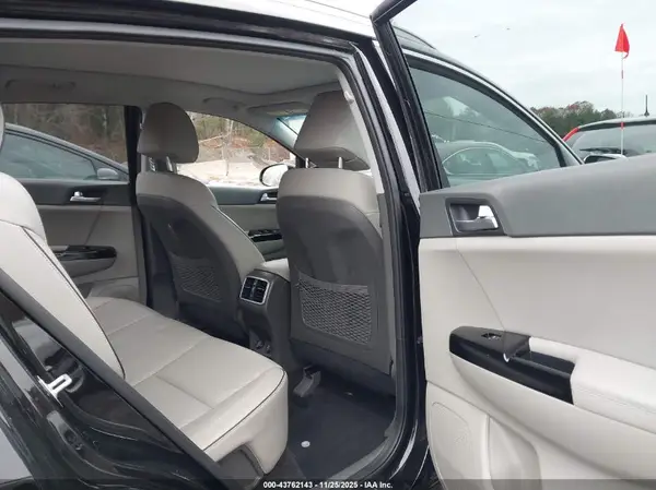 KNDPRCA64H7208958 2017 KIA SPORTAGE - Image 8