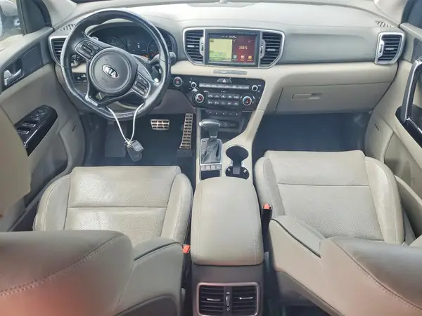 KNDPRCA64H7240793 2017 KIA SPORTAGE - Image 8