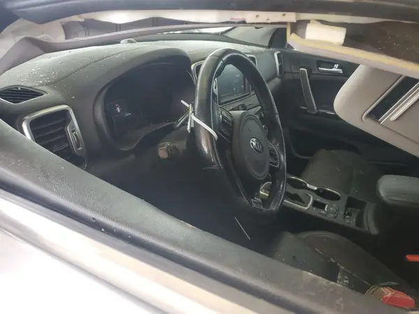 KNDPRCA64J7391462 2018 KIA SPORTAGE - Image 8