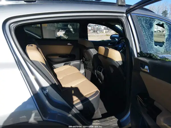 KNDPRCA64L7830372 2020 KIA SPORTAGE - Image 8