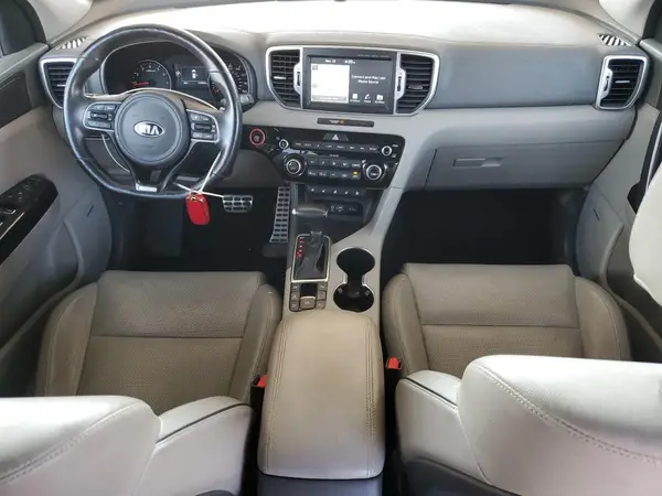 KNDPRCA65J7387825 2018 KIA SPORTAGE - Image 8