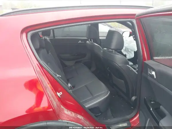 KNDPRCA65M7848221 2021 KIA SPORTAGE - Image 8
