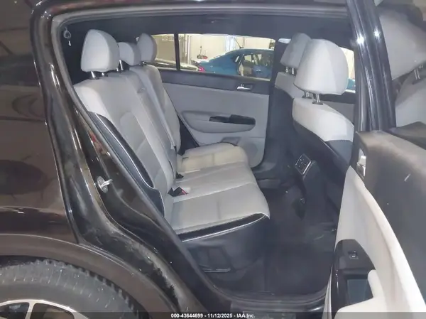 KNDPRCA65N7007761 2022 KIA SPORTAGE - Image 8