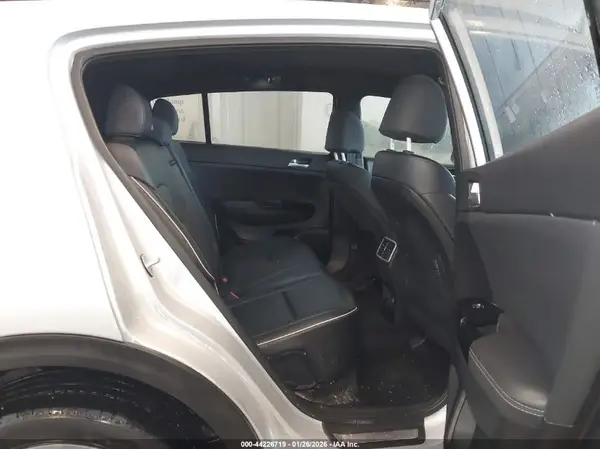 KNDPRCA66L7684802 2020 KIA SPORTAGE - Image 8
