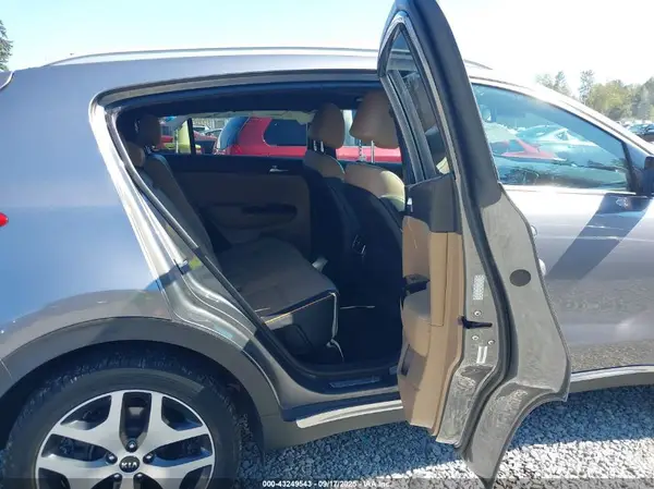 KNDPRCA67H7256955 2017 KIA SPORTAGE - Image 8
