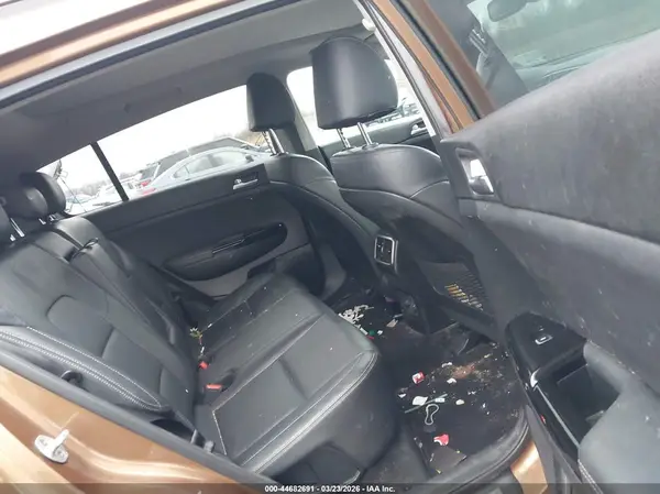 KNDPRCA67J7373327 2018 KIA SPORTAGE - Image 8