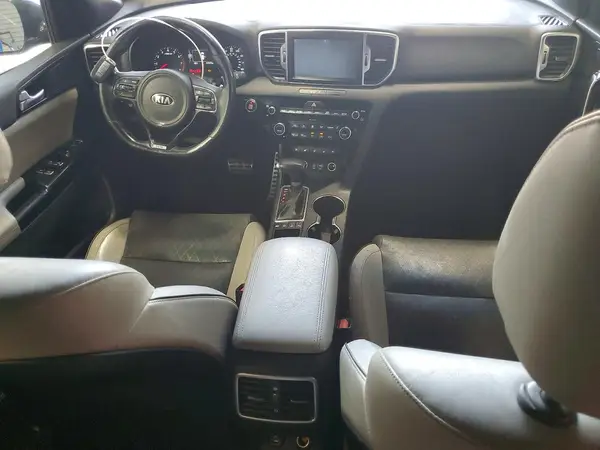 KNDPRCA68H7206789 2017 KIA SPORTAGE - Image 8