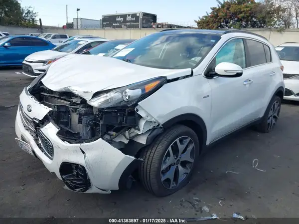 KNDPRCA68J7362398 2018 KIA SPORTAGE - Image 2