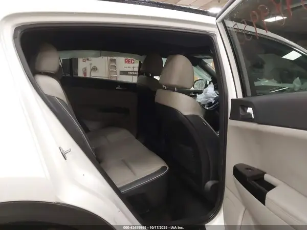 KNDPRCA68L7812327 2020 KIA SPORTAGE - Image 8