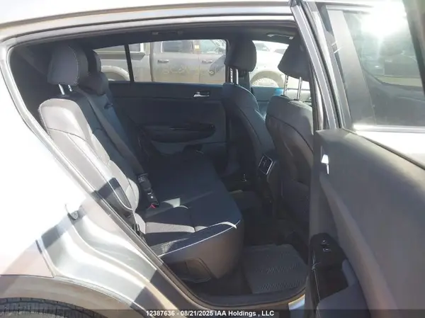 KNDPRCA68M7893945 2021 KIA SPORTAGE - Image 8
