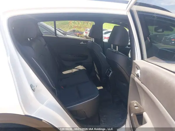 KNDPRCA68N7993786 2022 KIA SPORTAGE - Image 8