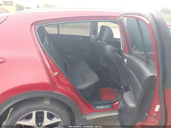 KNDPRCA69H7251918 2017 KIA SPORTAGE - Image 8
