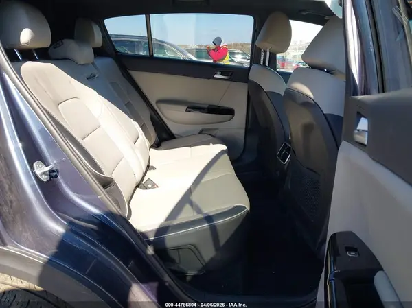KNDPRCA69L7767219 2020 KIA SPORTAGE - Image 8