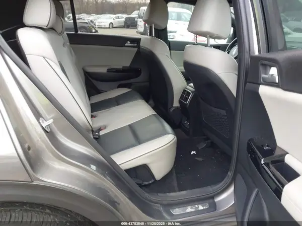 KNDPRCA6XH7093976 2017 KIA SPORTAGE - Image 8