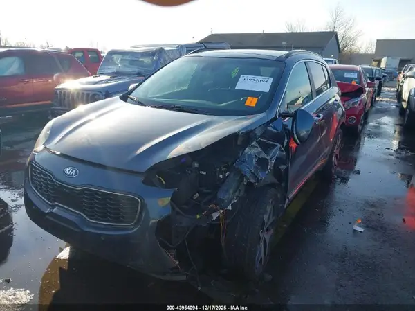 KNDPRCA6XJ7372611 2018 KIA SPORTAGE - Image 2