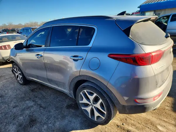 KNDPRCA6XJ7375489 2018 KIA SPORTAGE - Image 2