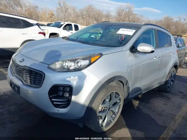 KNDPRCA6XJ7483109 2018 KIA SPORTAGE - Image 2