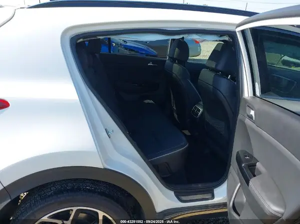 KNDPRCA6XL7787267 2020 KIA SPORTAGE - Image 8