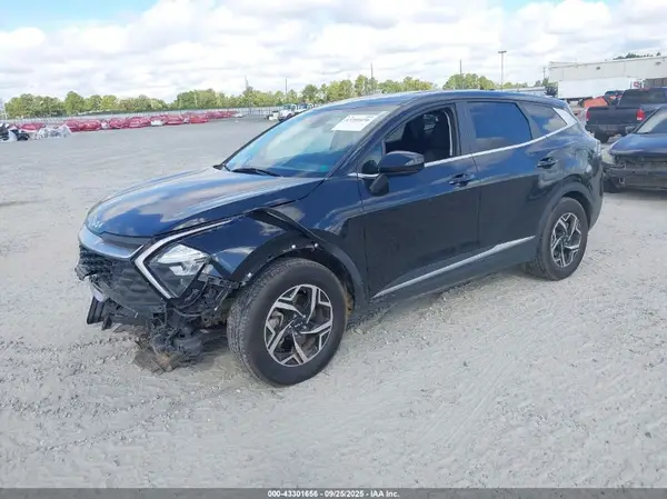KNDPU3AF3P7033745 2023 KIA SPORTAGE - Image 2