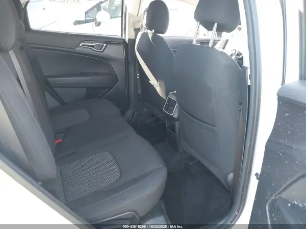 KNDPU3AF7P7033554 2023 KIA SPORTAGE - Image 8