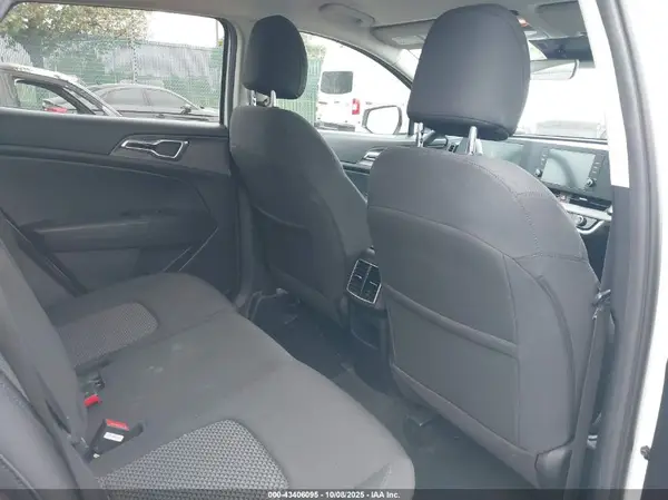 KNDPU3AF7P7098839 2023 KIA SPORTAGE - Image 8