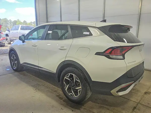 KNDPU3AF8P7038083 2023 KIA SPORTAGE - Image 2