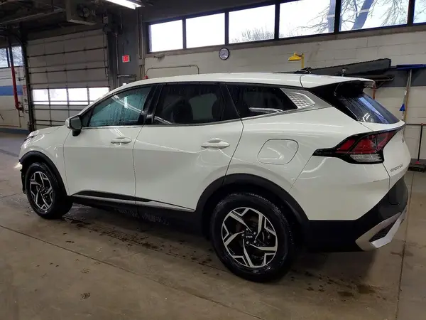 KNDPU3AF9P7118105 2023 KIA SPORTAGE - Image 2