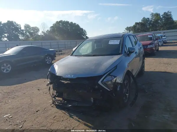 KNDPU3AFXP7041793 2023 KIA SPORTAGE - Image 2