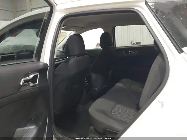 KNDPUCAF0P7163255 2023 KIA SPORTAGE - Image 8