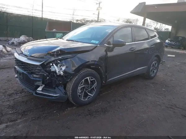 KNDPUCAF2P7174015 2023 KIA SPORTAGE - Image 2