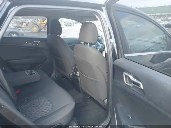 KNDPUCAF2P7174015 2023 KIA SPORTAGE - Image 8