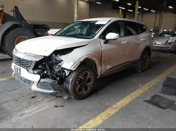 KNDPUCAF3P7051887 2023 KIA SPORTAGE - Image 2