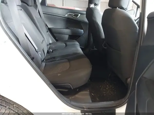 KNDPUCAF3P7051887 2023 KIA SPORTAGE - Image 8