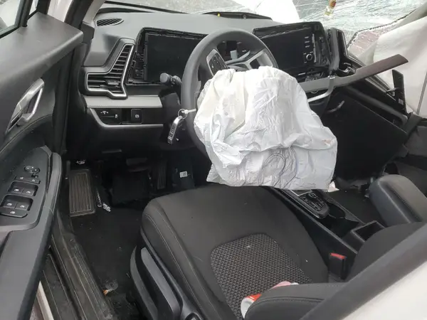 KNDPUCAF5P7078900 2023 KIA SPORTAGE - Image 8