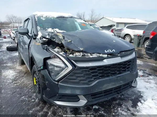 KNDPUCAF5P7190497 2023 KIA SPORTAGE - Image 1