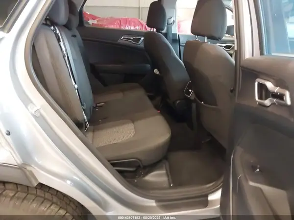 KNDPUCAF6P7040821 2023 KIA SPORTAGE - Image 8