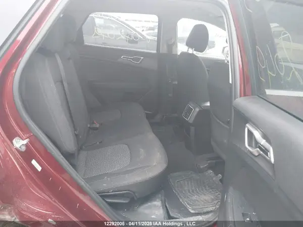 KNDPUCAF6P7042049 2023 KIA SPORTAGE - Image 8