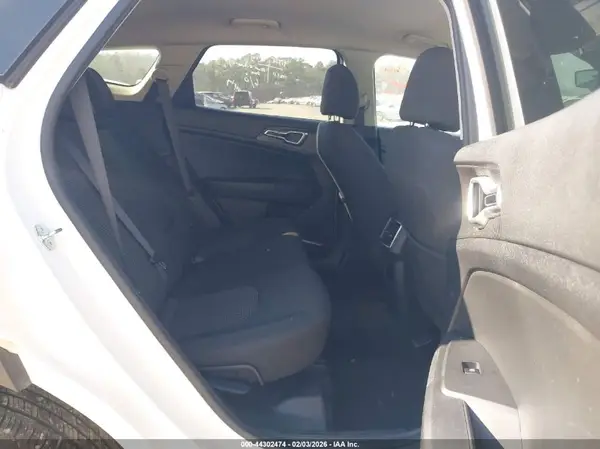 KNDPUCAF7P7156383 2023 KIA SPORTAGE - Image 8