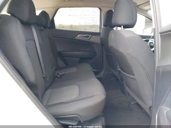 KNDPUCAF8P7036110 2023 KIA SPORTAGE - Image 8